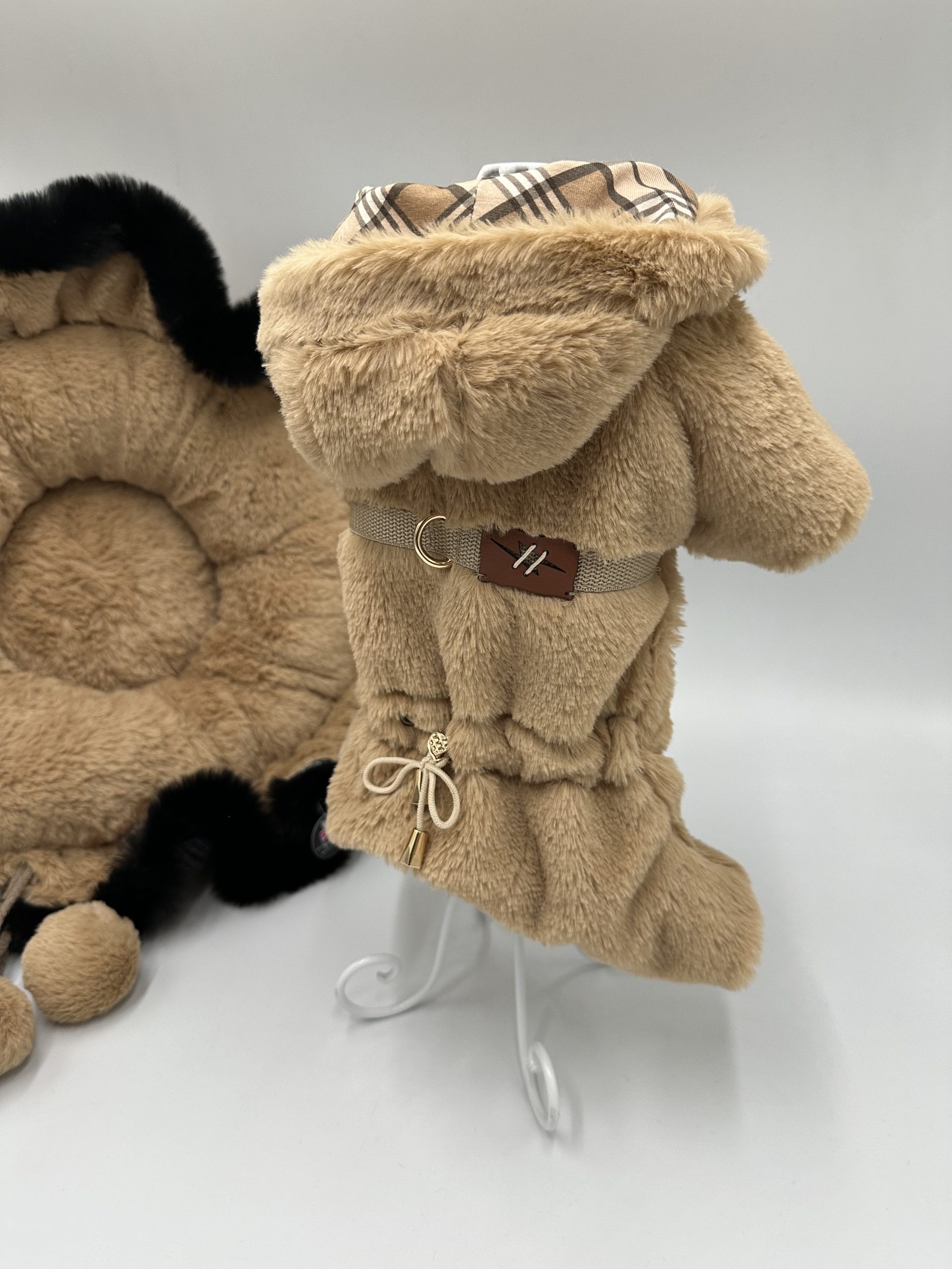 Kombinezon z uchwytem na smycz KMB 11 - obrazek 2